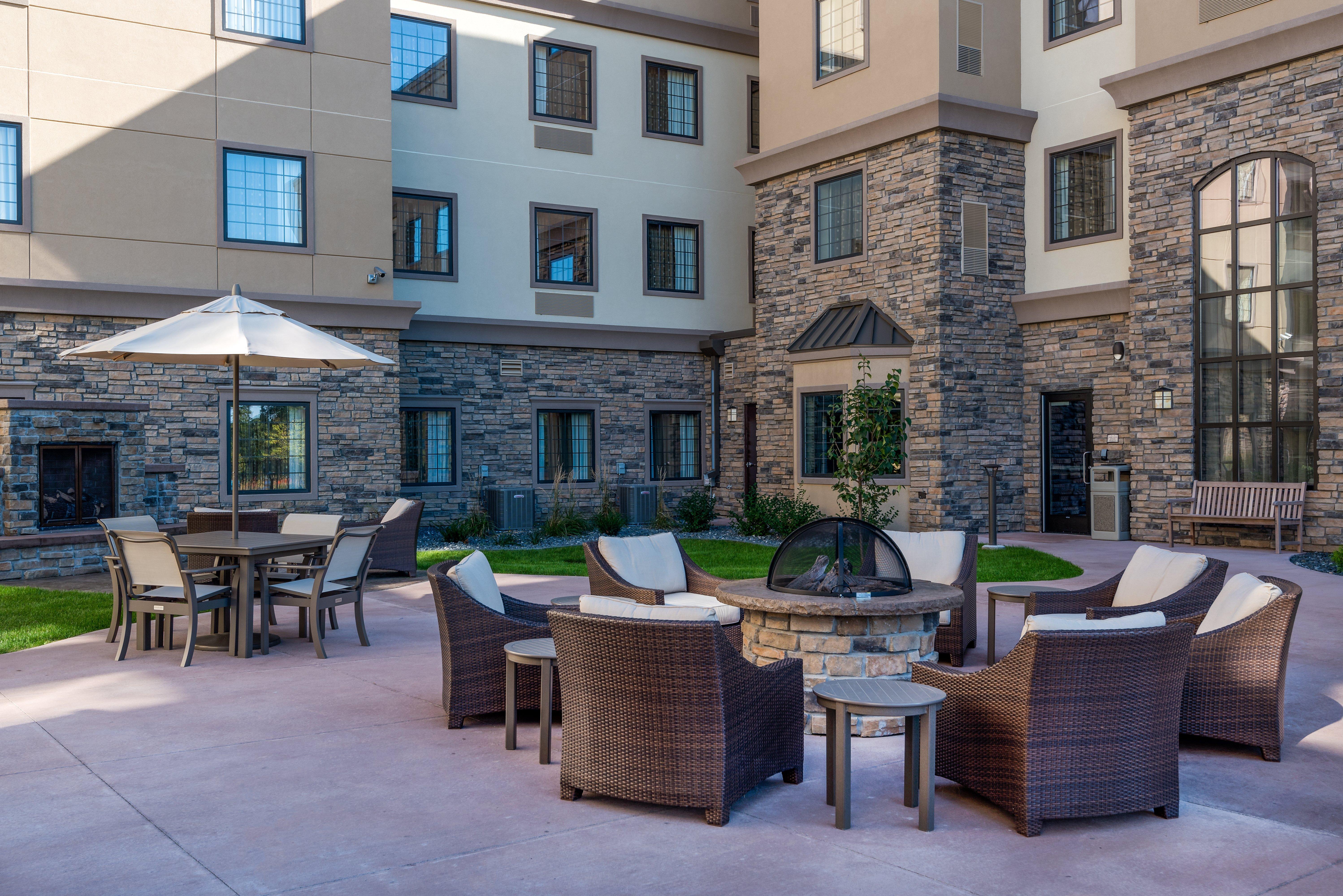 Staybridge Suites Eau Claire - Altoona By Ihg Экстерьер фото