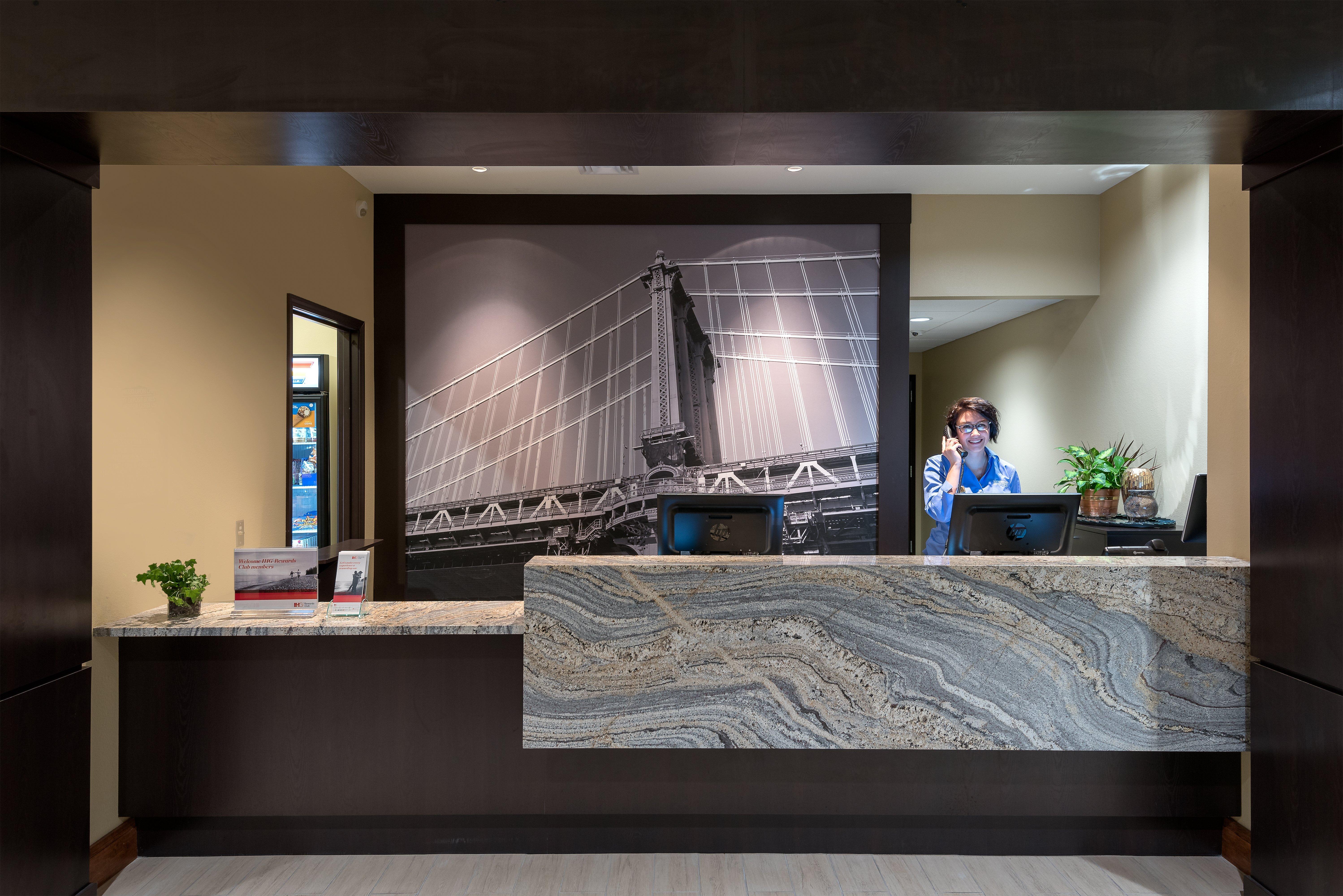 Staybridge Suites Eau Claire - Altoona By Ihg Экстерьер фото