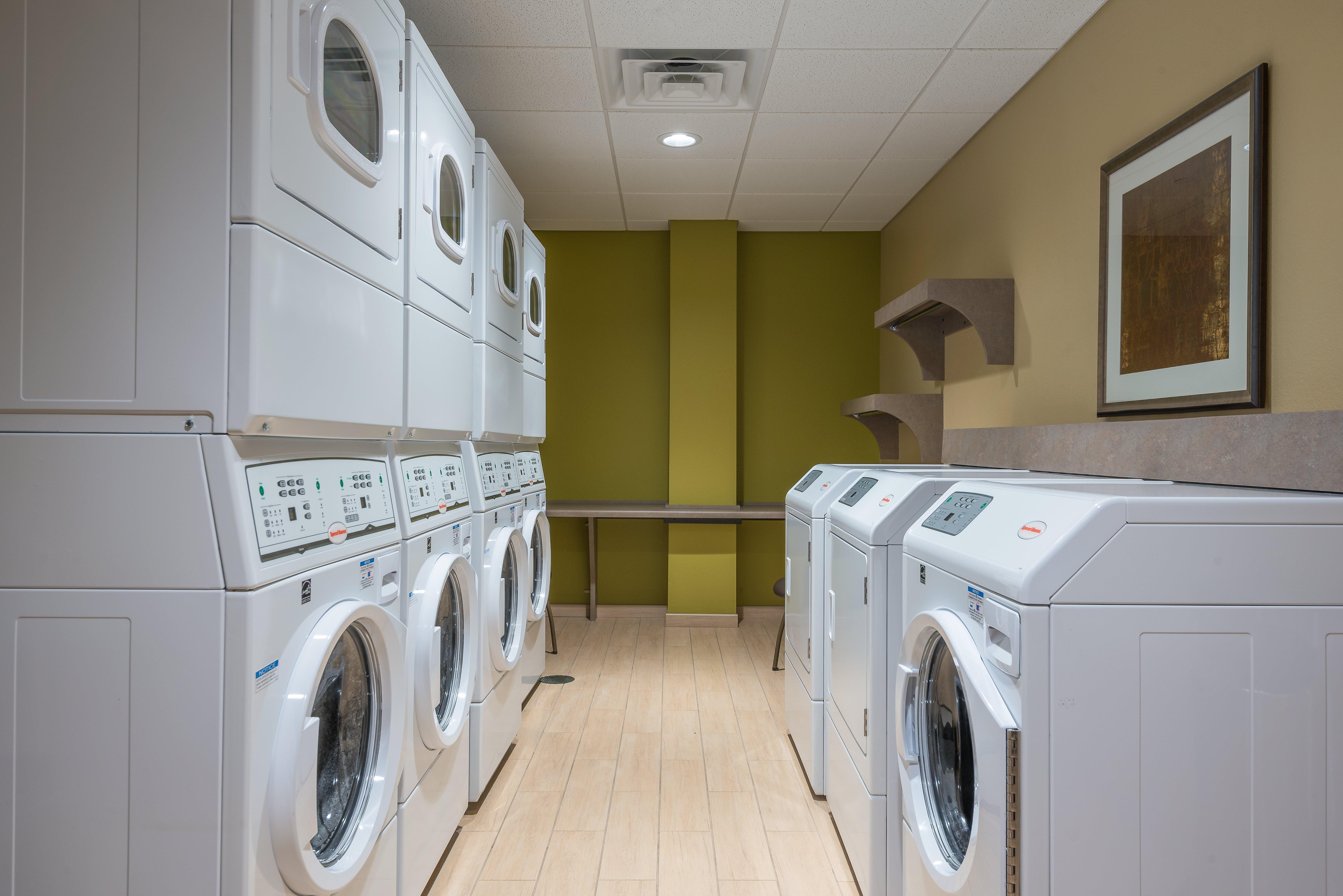 Staybridge Suites Eau Claire - Altoona By Ihg Экстерьер фото