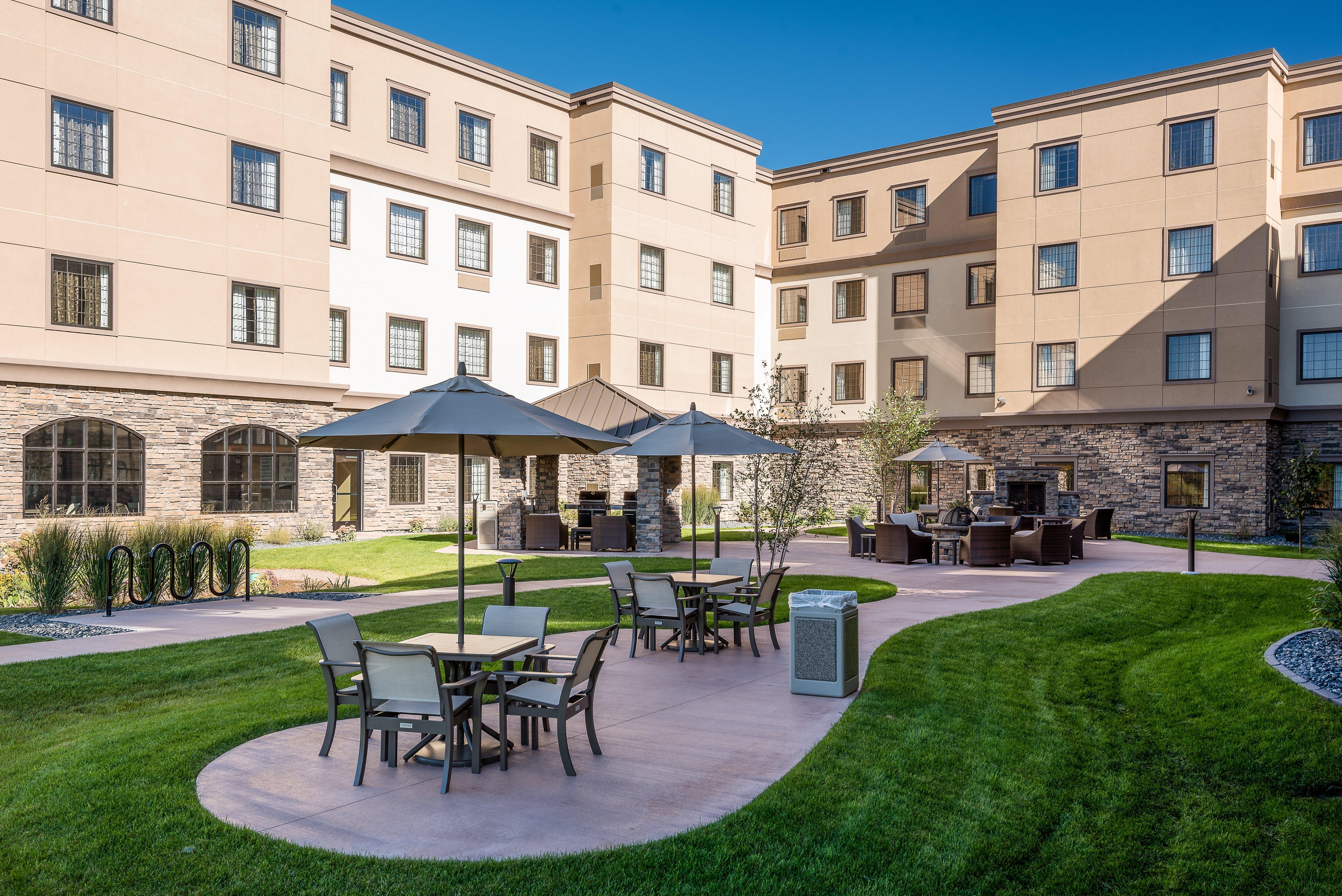 Staybridge Suites Eau Claire - Altoona By Ihg Экстерьер фото